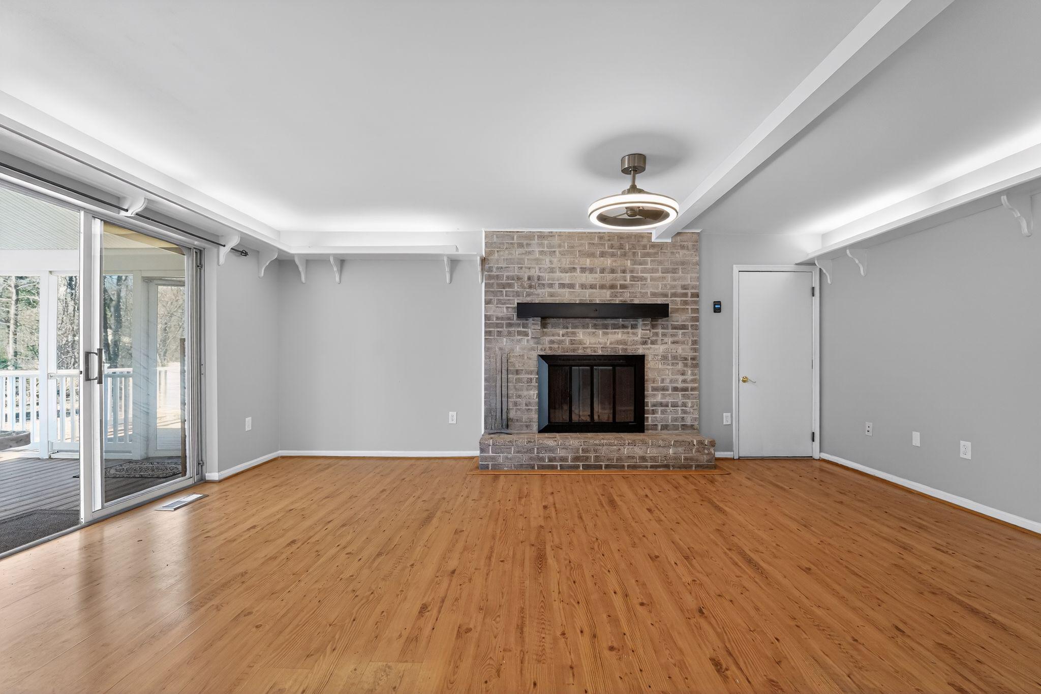 MILLERSVILLE - Residential