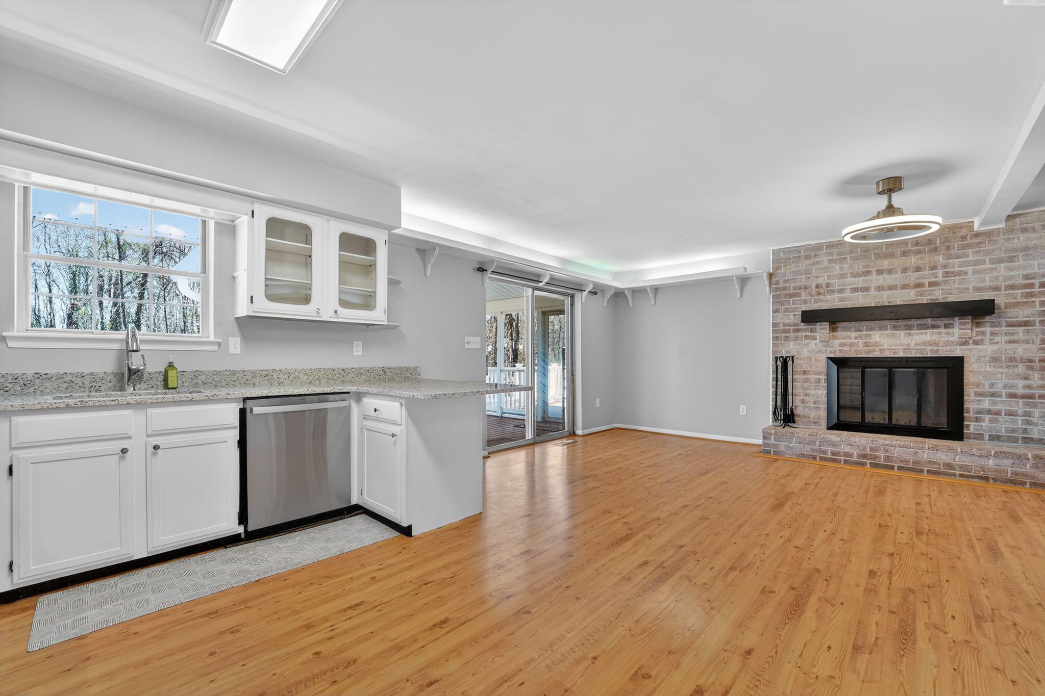 MILLERSVILLE - Residential