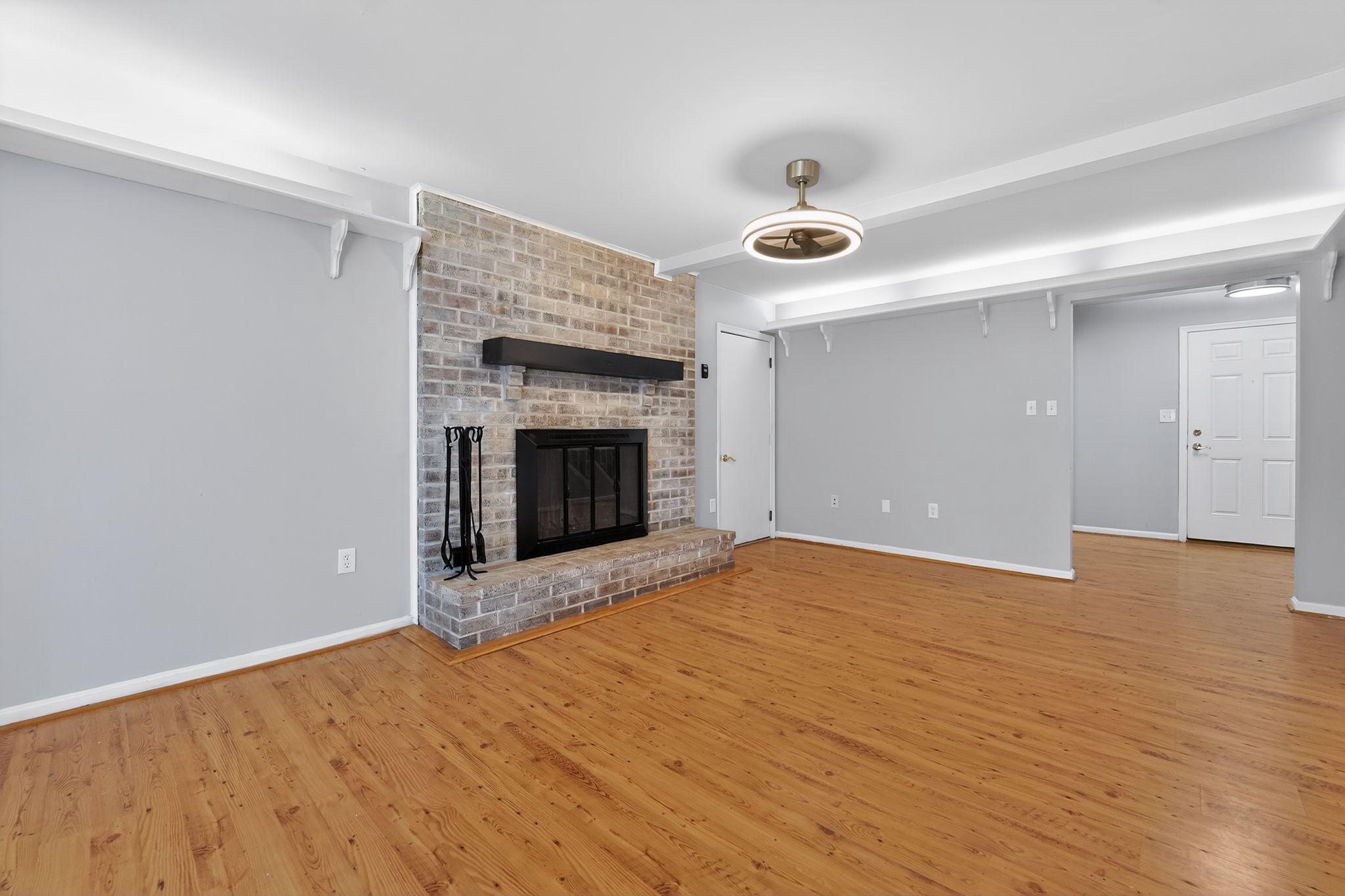 MILLERSVILLE - Residential