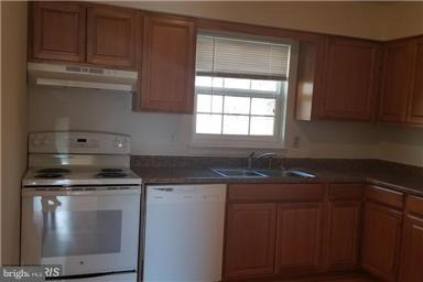 STAFFORD OAKS - Residential Lease