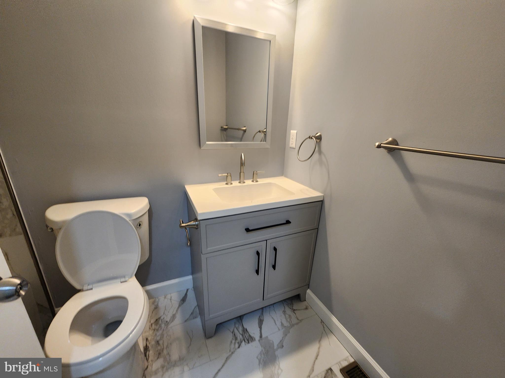 BROADWAY EAST - Residential