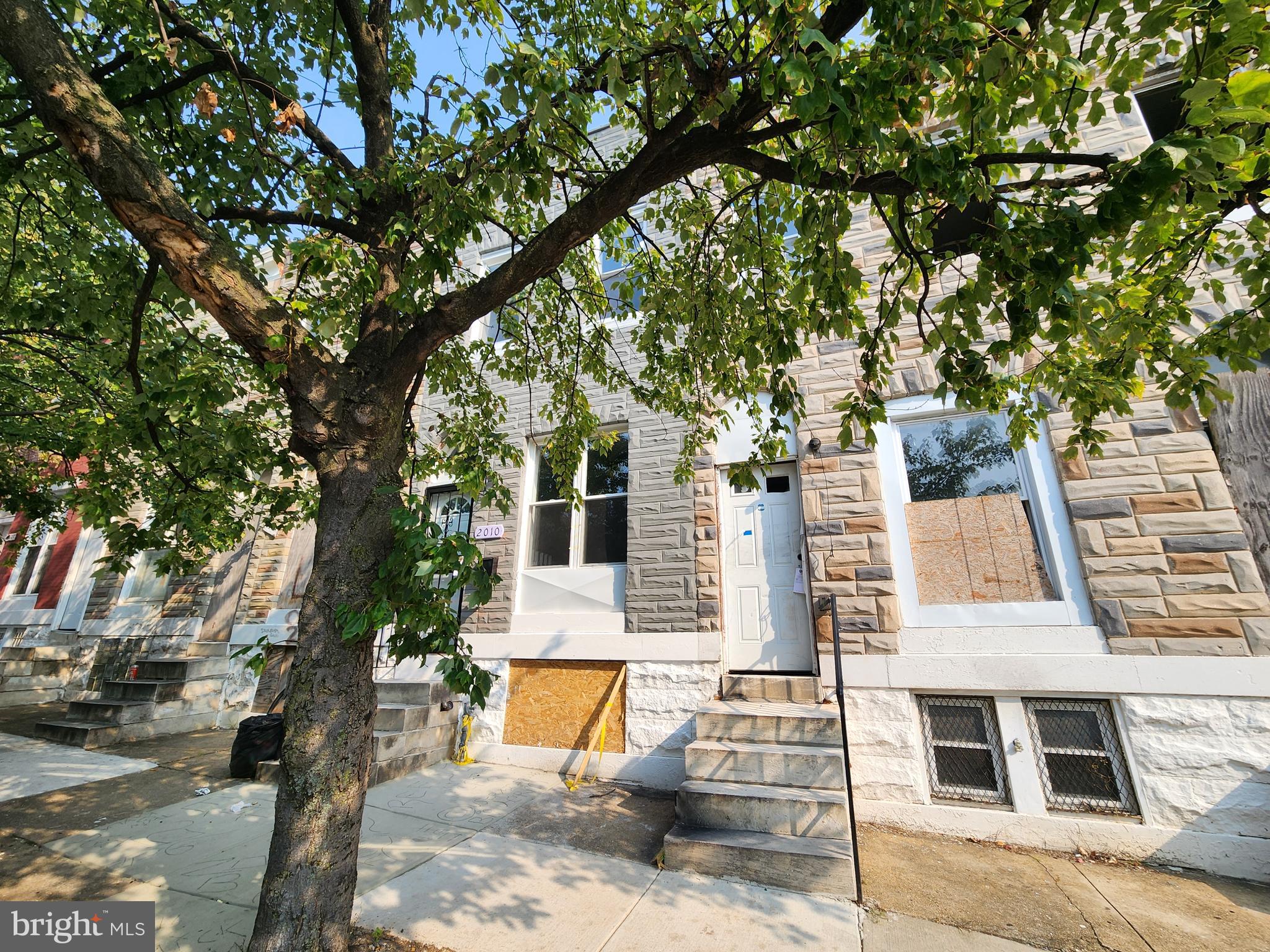 BROADWAY EAST - Residential