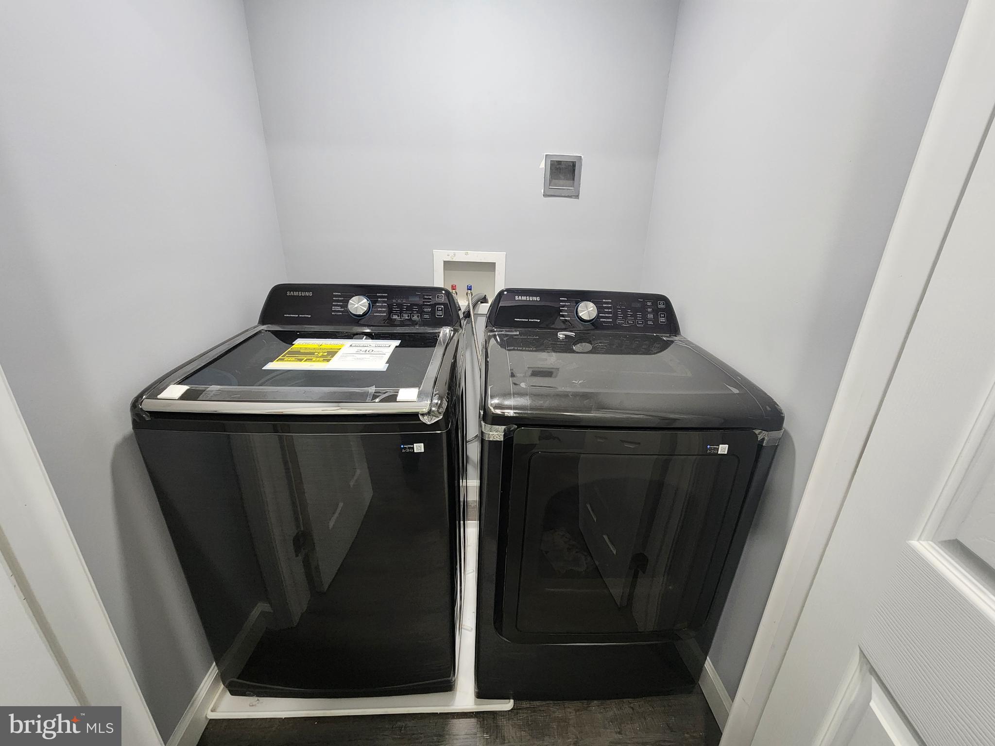 BROADWAY EAST - Residential