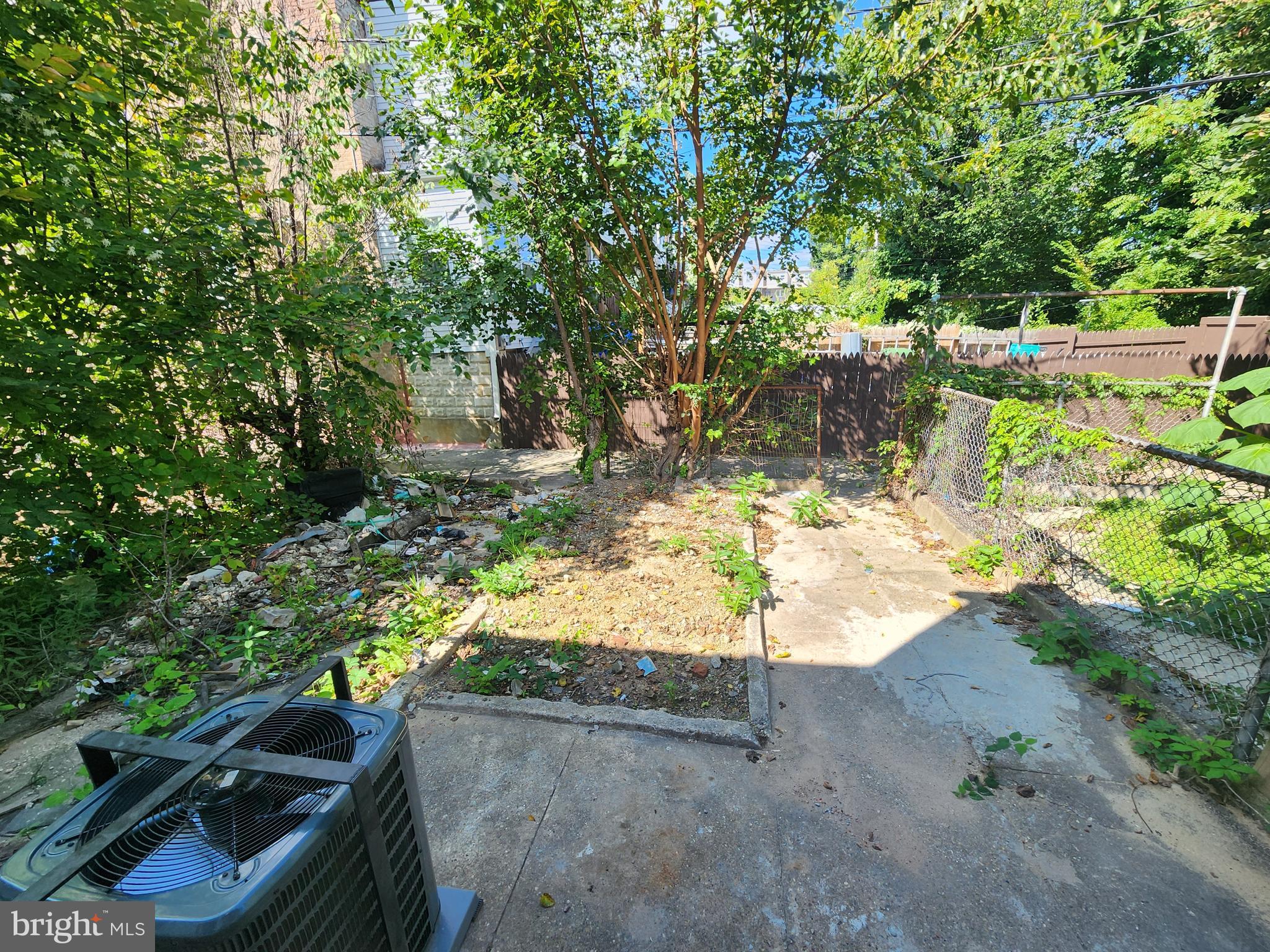 BROADWAY EAST - Residential