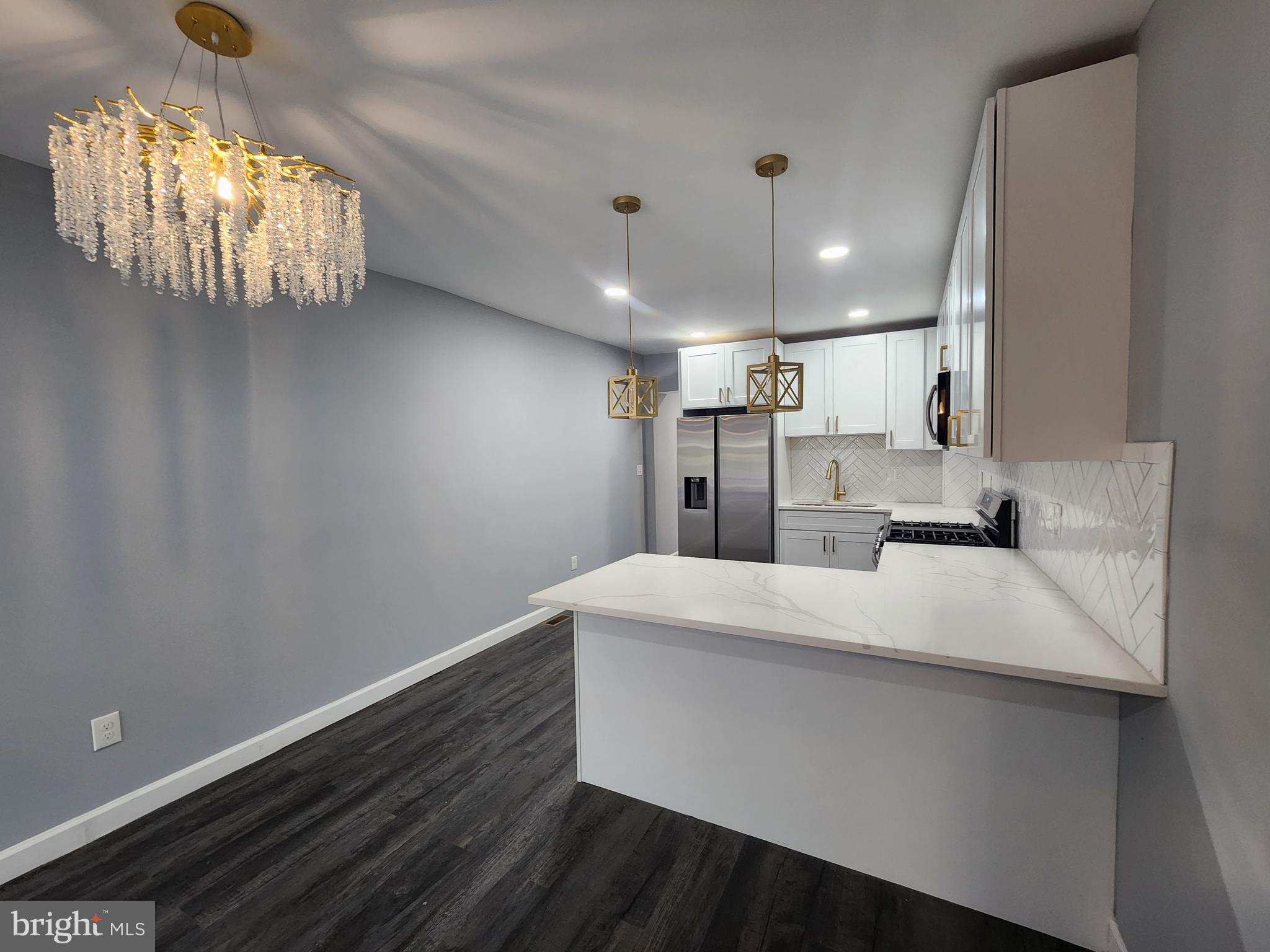 BROADWAY EAST - Residential