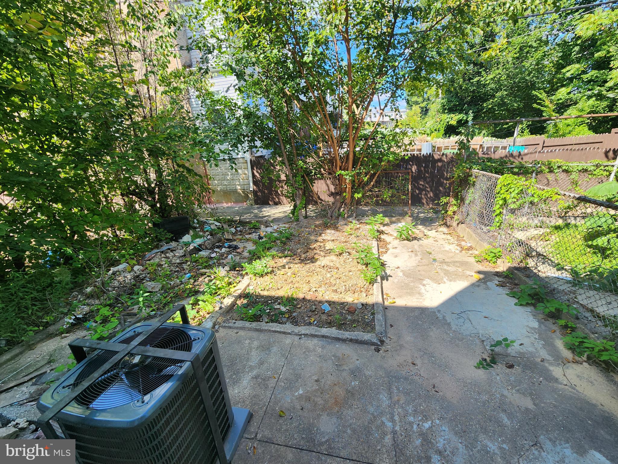 BROADWAY EAST - Residential