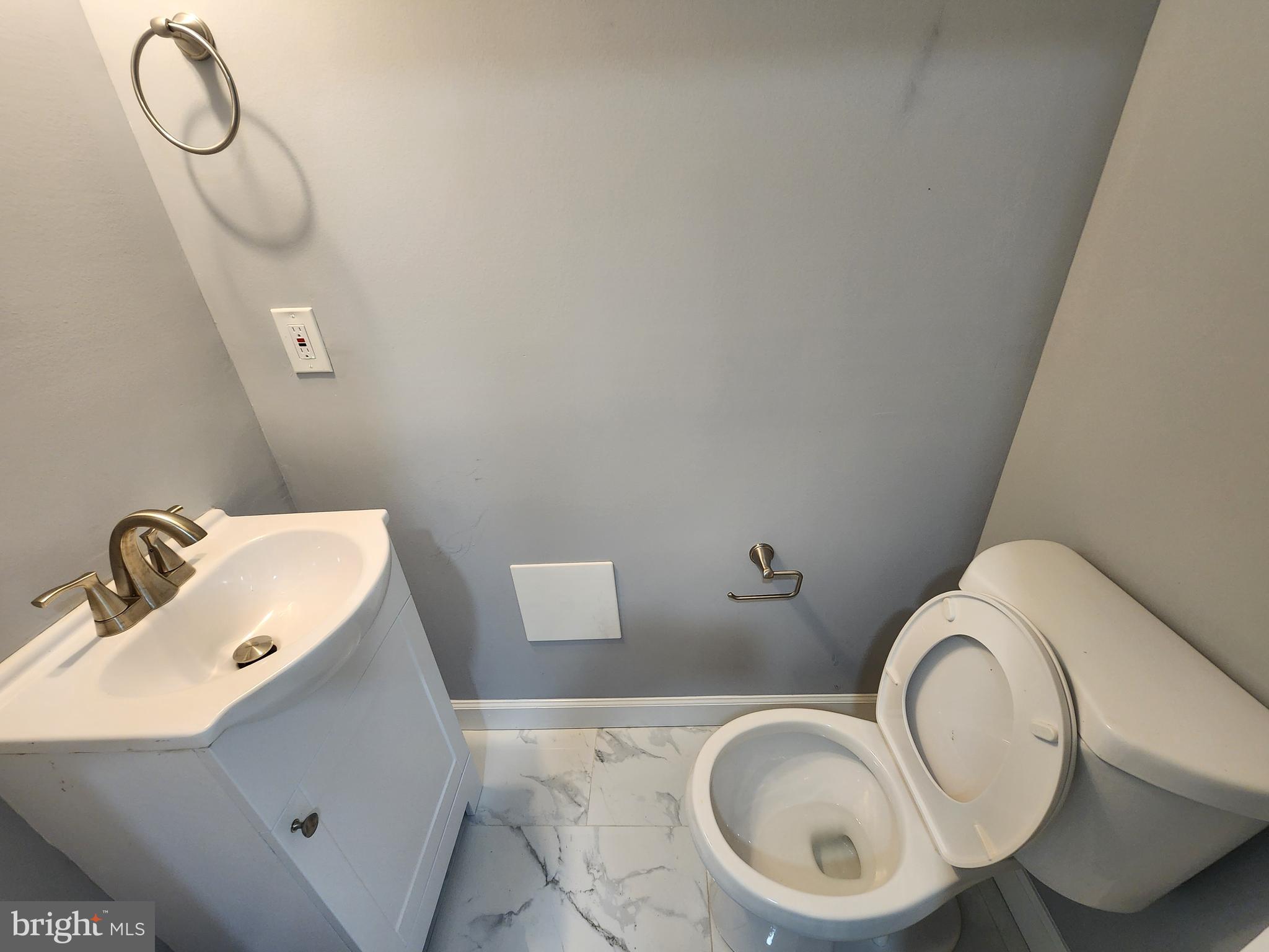 BROADWAY EAST - Residential