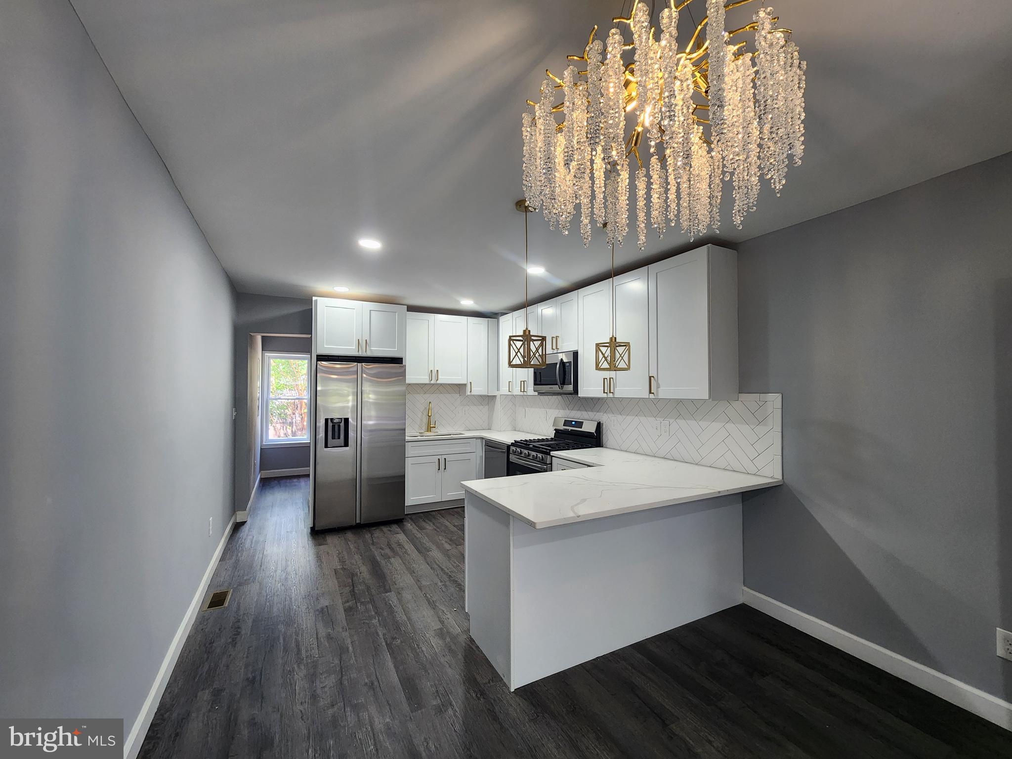 BROADWAY EAST - Residential