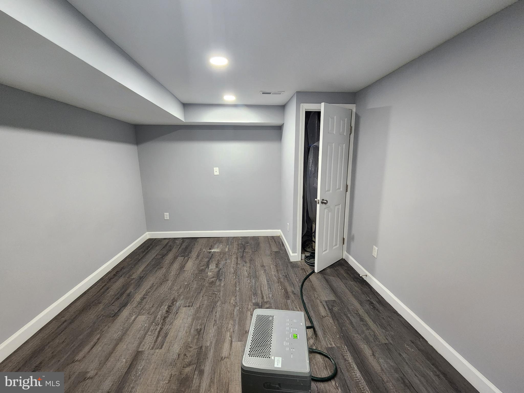 BROADWAY EAST - Residential