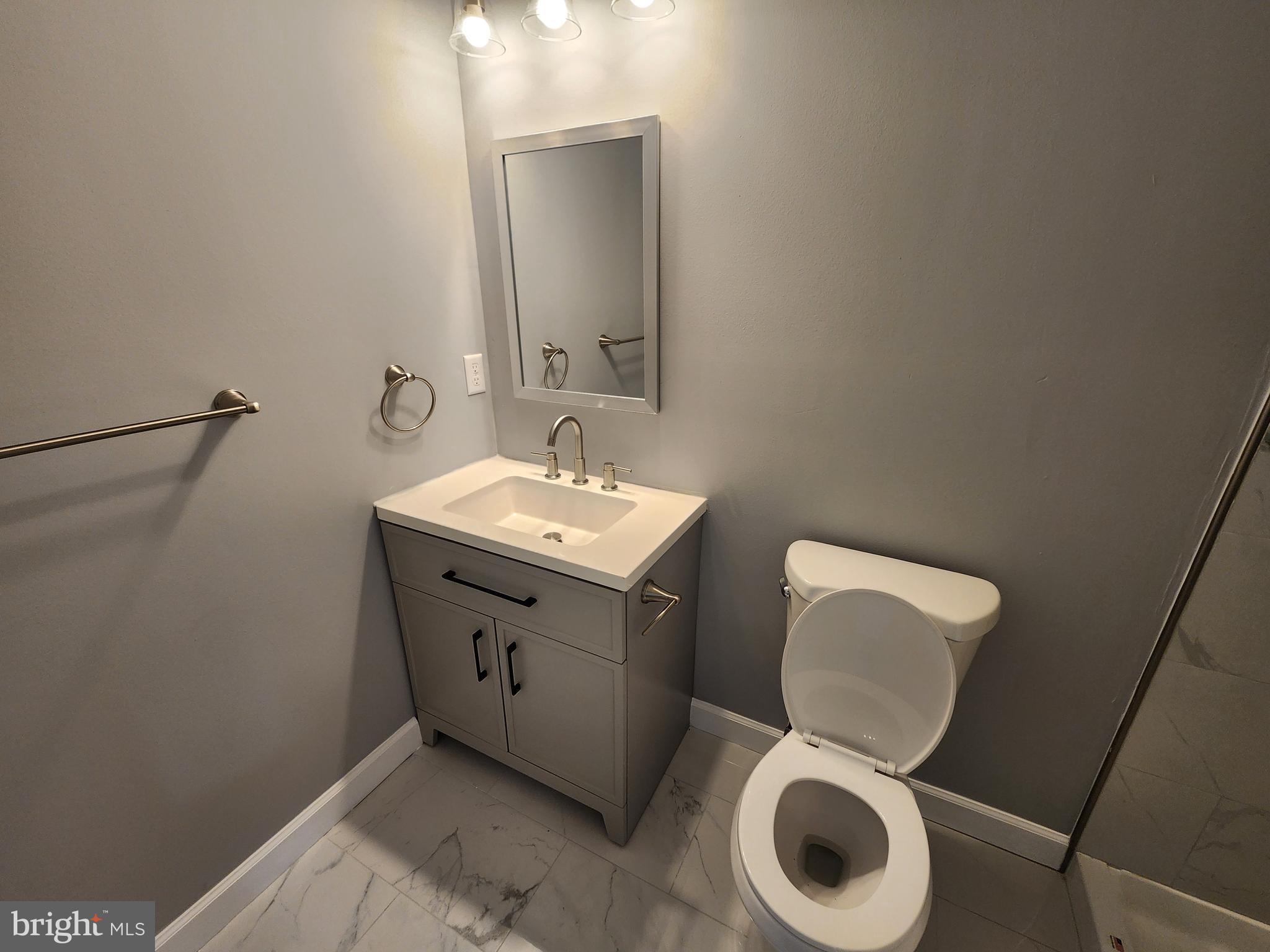 BROADWAY EAST - Residential