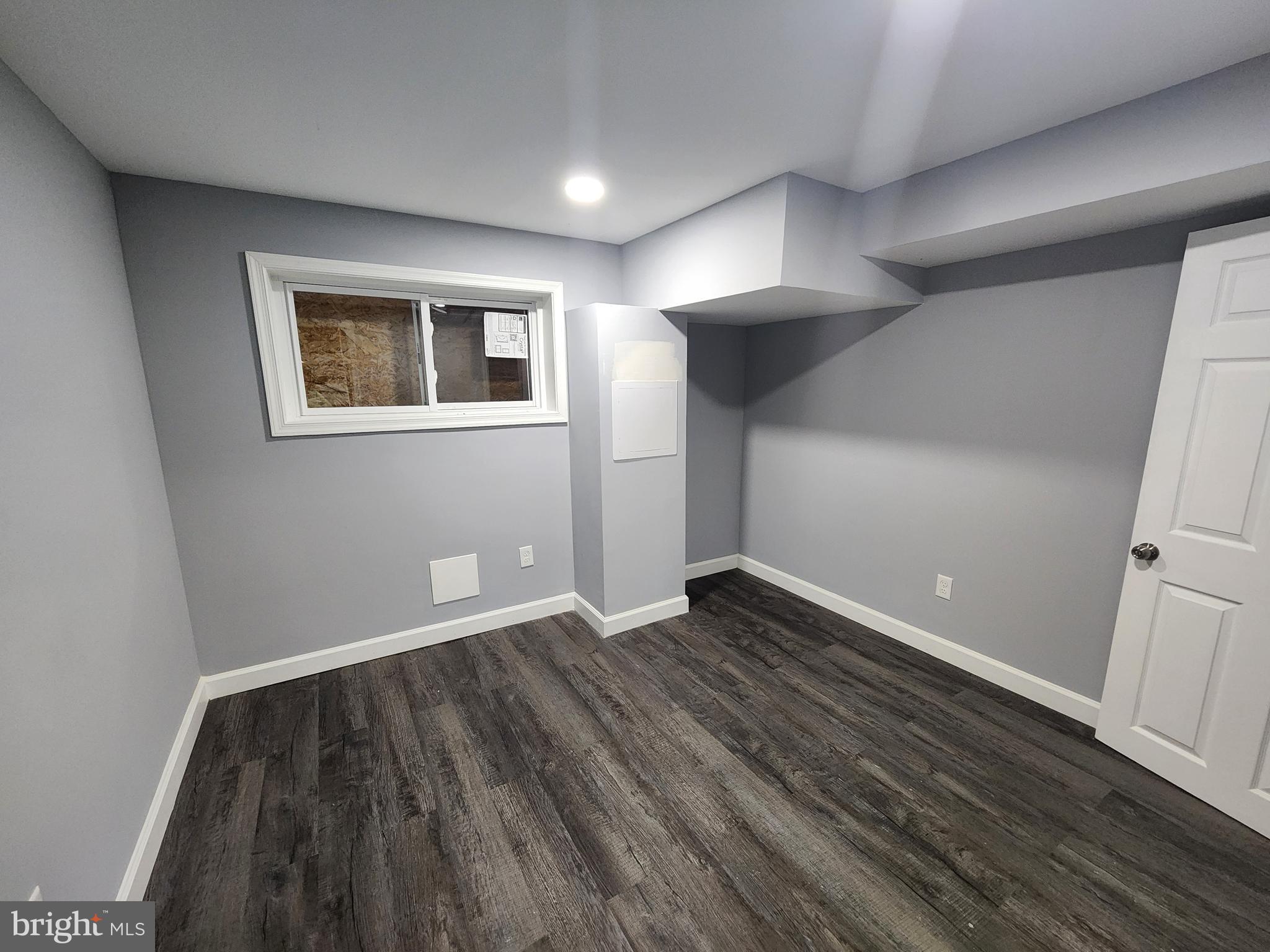 BROADWAY EAST - Residential