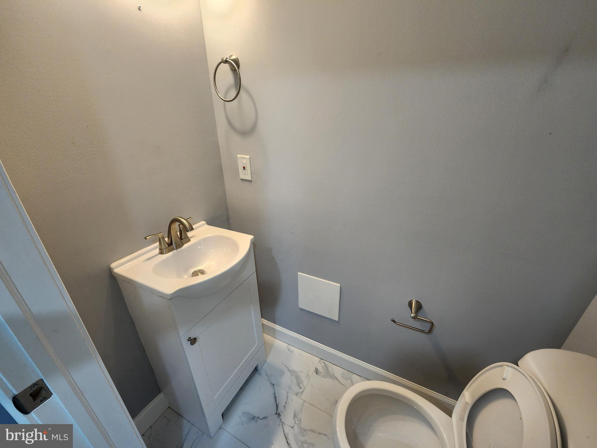 BROADWAY EAST - Residential