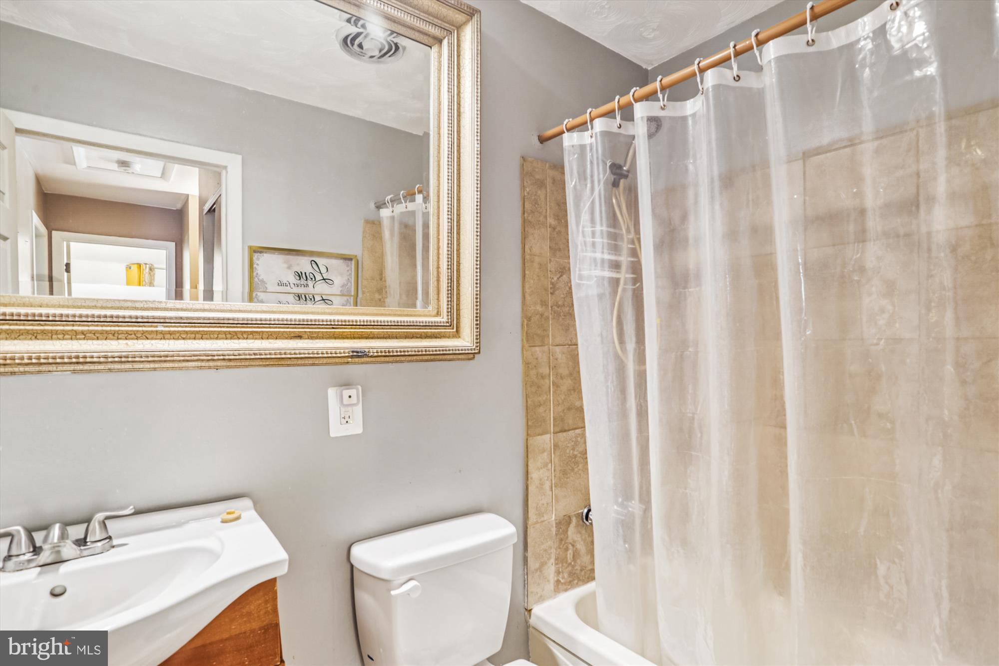 HILL CREST - Residential