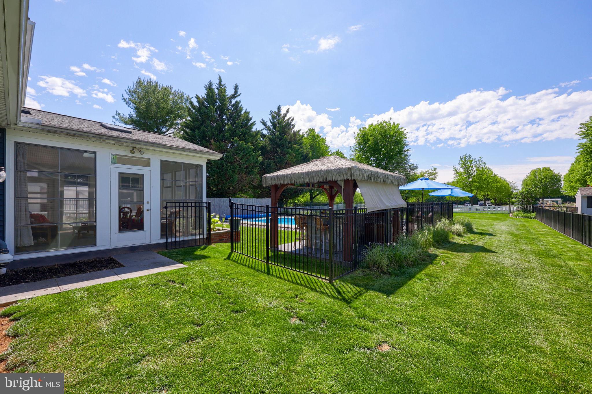 NICHOLSON SQUARE - Residential