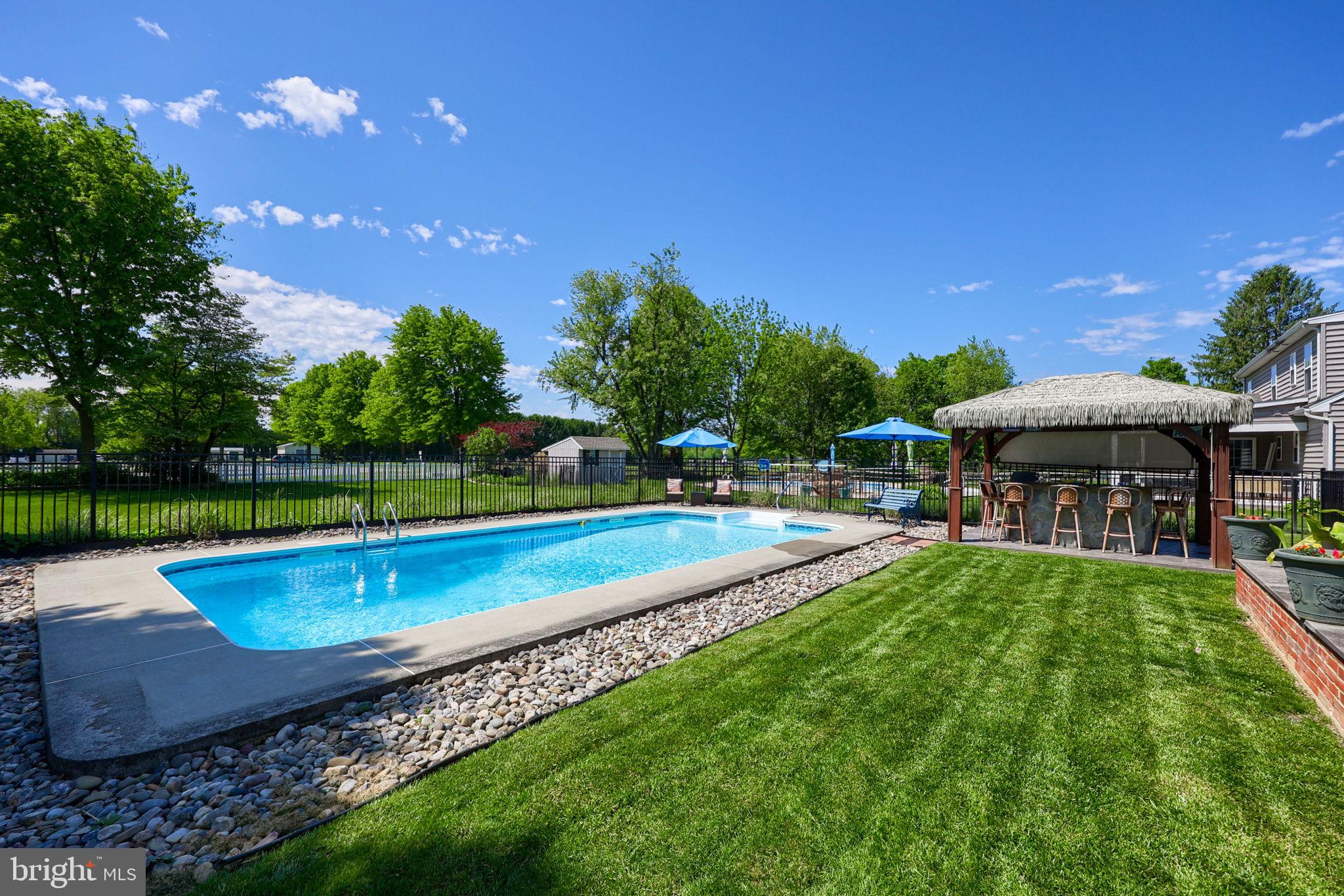 NICHOLSON SQUARE - Residential