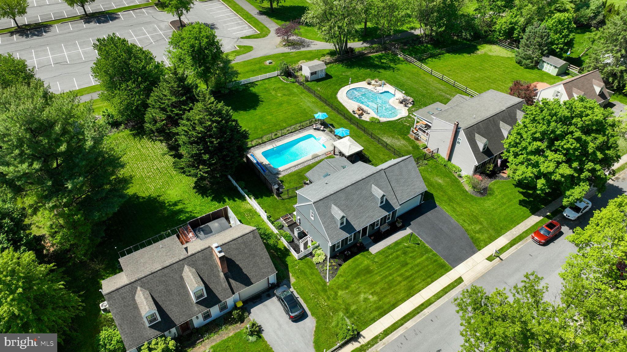 NICHOLSON SQUARE - Residential