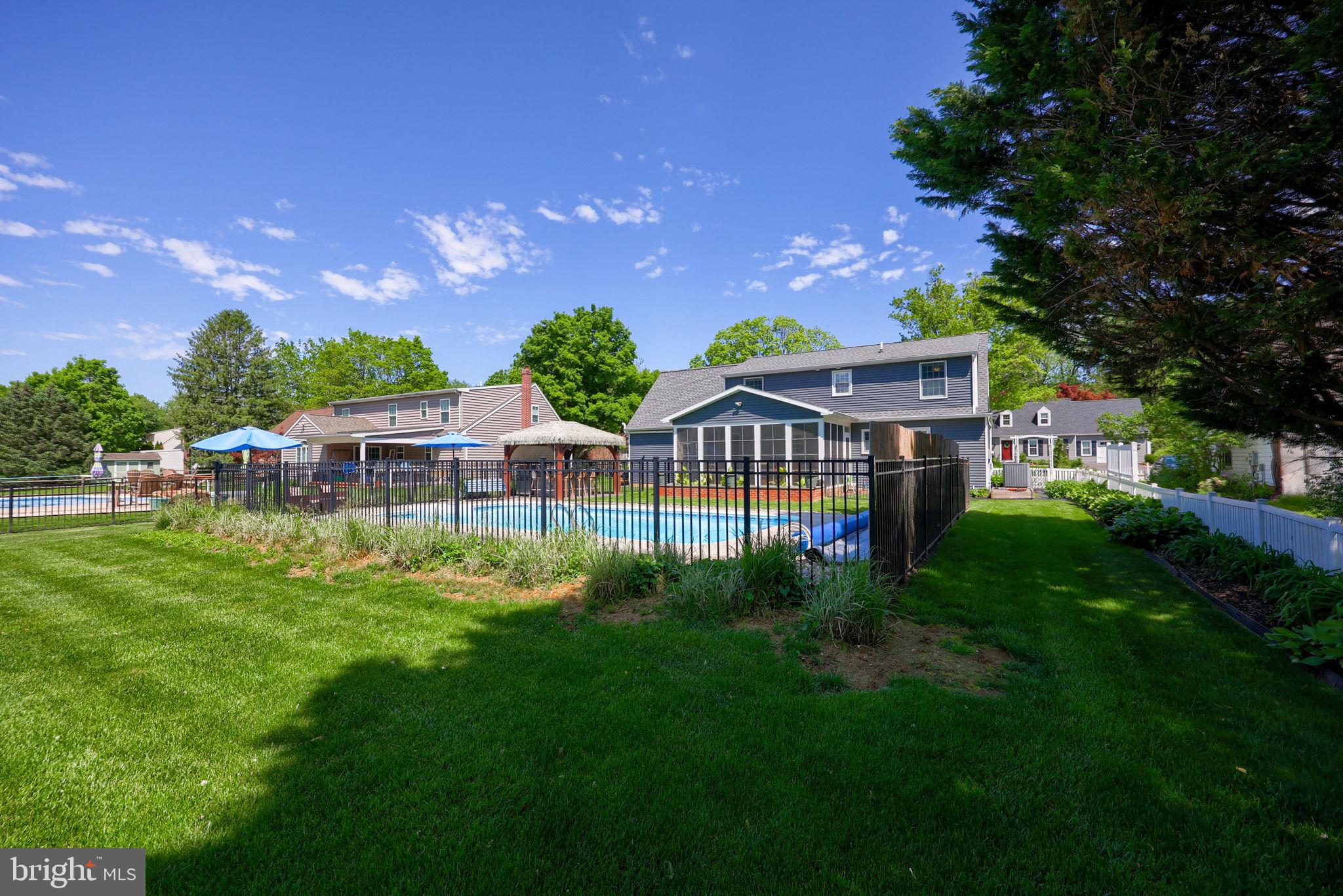 NICHOLSON SQUARE - Residential