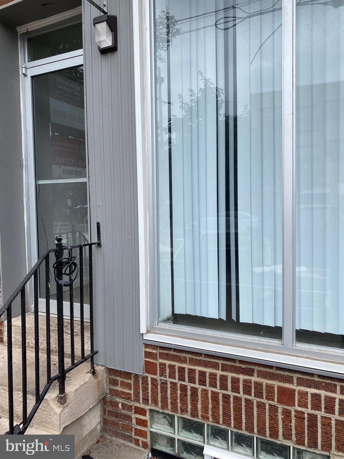 Great Commercial Store/Office Space in Prime Busy Location at 11th and Washington. Close to a lot of traffic. Picture Full Size Window. All Modern Windows and Floors, Ceilings Fixtures, Heater and Central Air. Large Front Office or Store. Bilco Doors for Storage in Basement (just for the store/office) Rear Office And Powder Room.