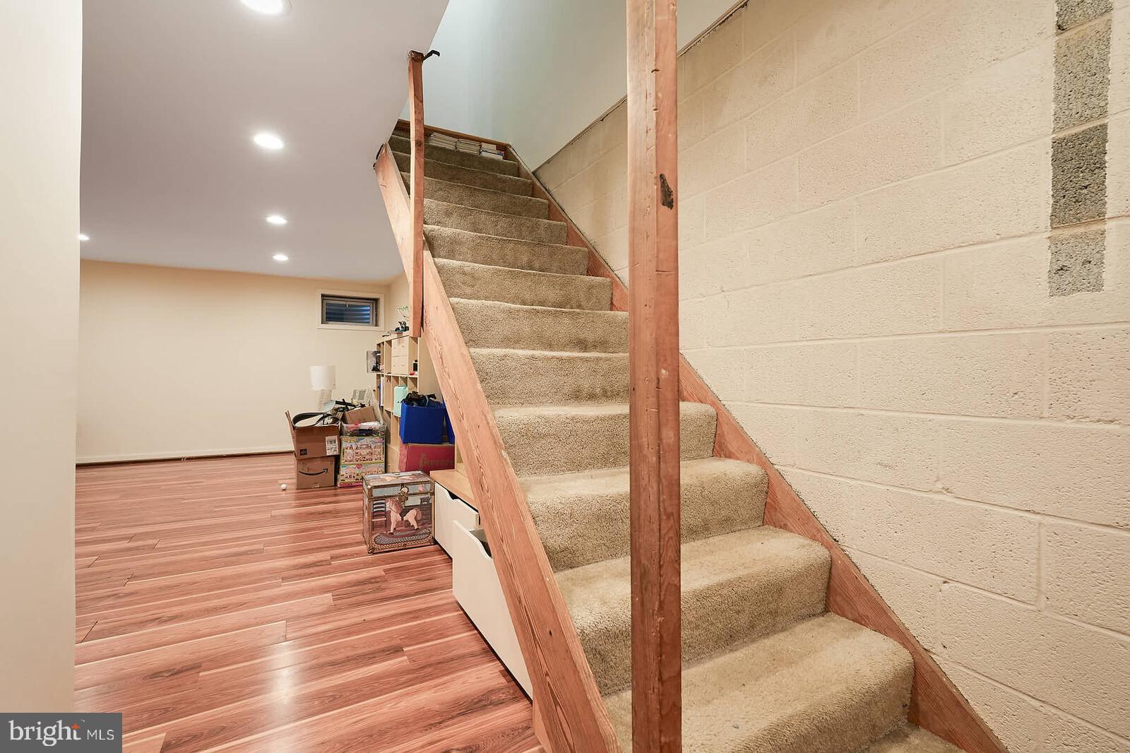 PLYMOUTH WOODS - Residential