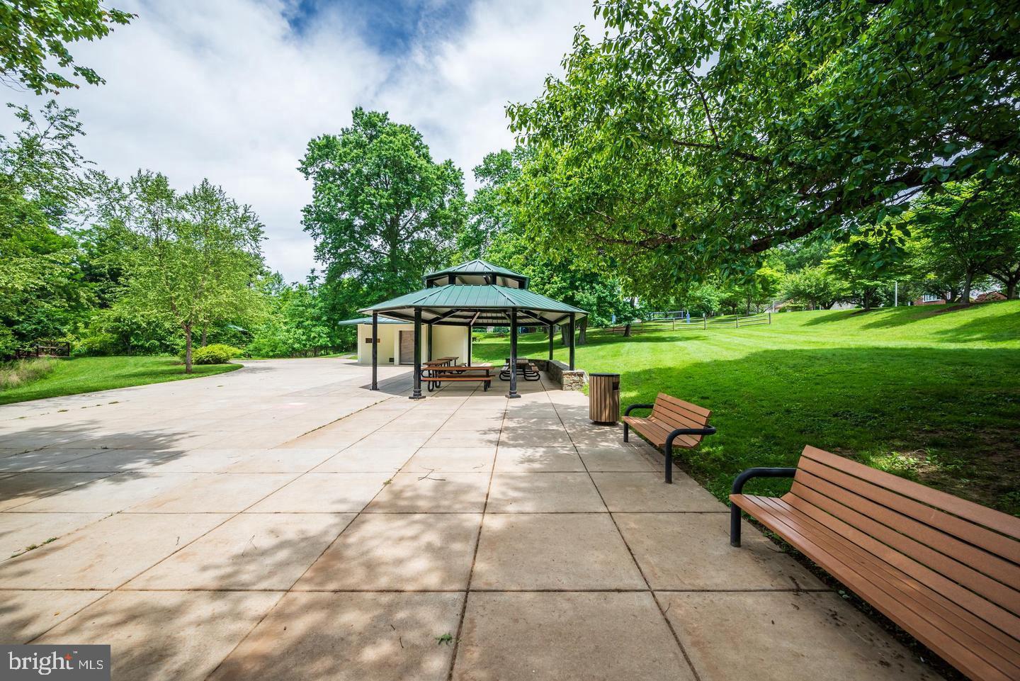 PLYMOUTH WOODS - Residential