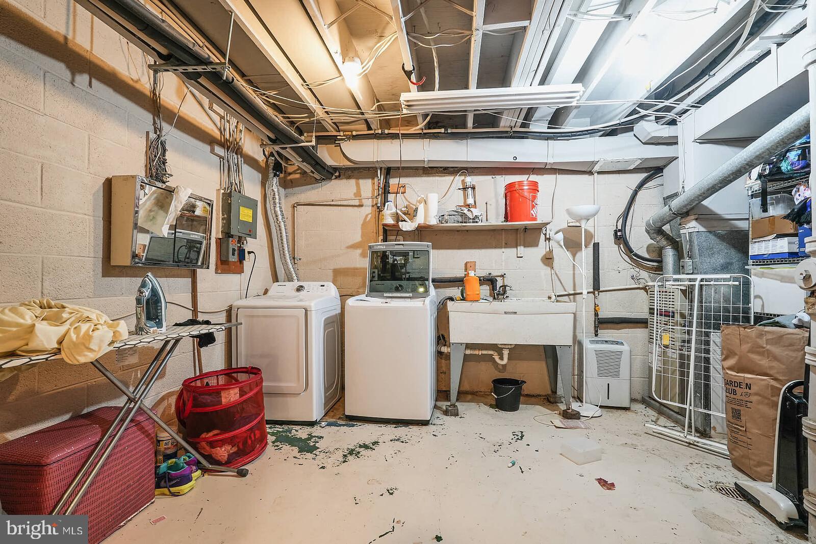 PLYMOUTH WOODS - Residential