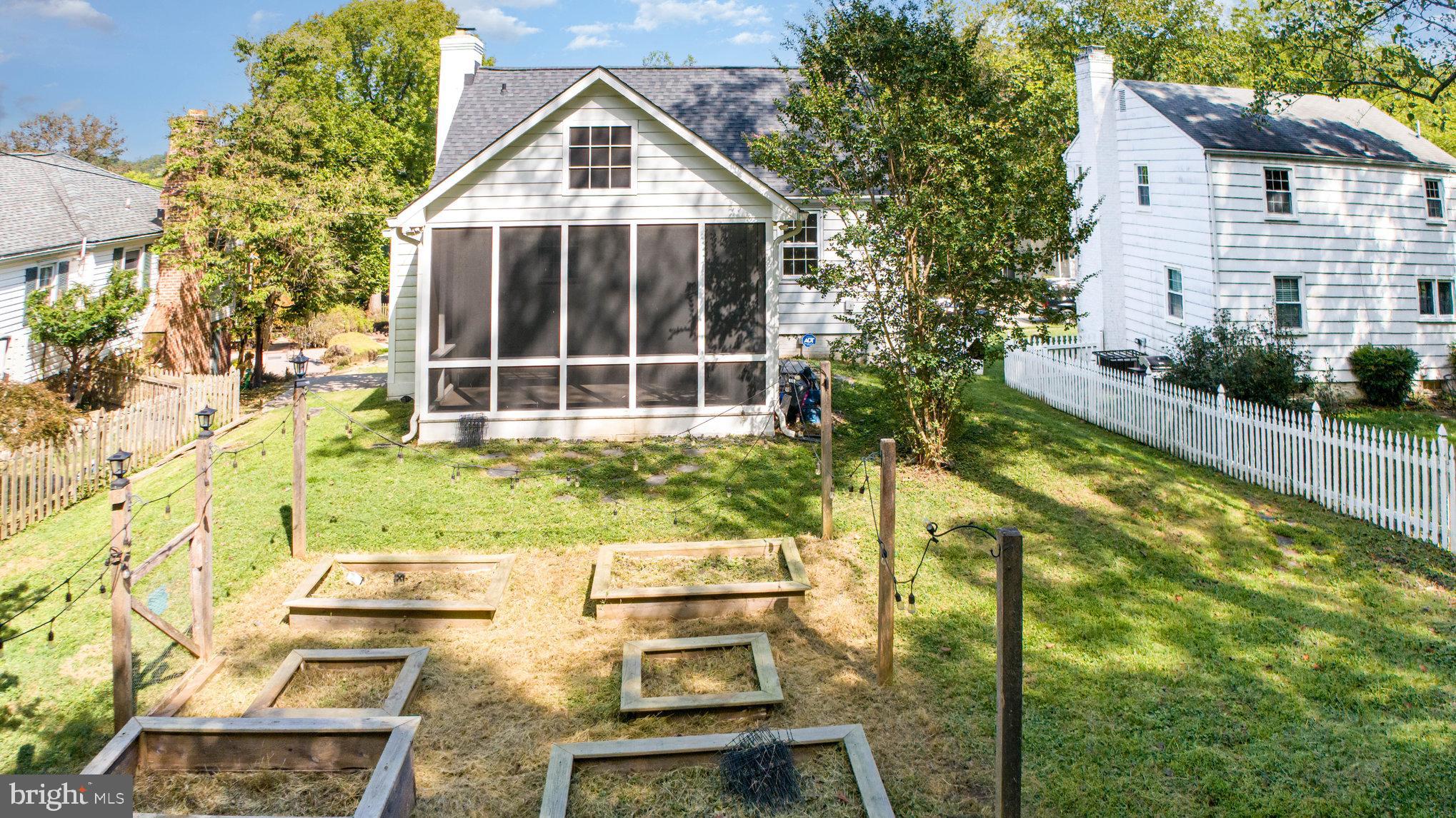 DICKEYVILLE HISTORIC DISTRICT - Residential