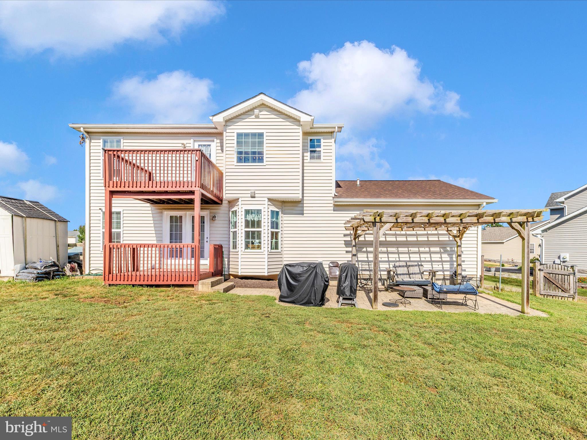 PEBBLE RIDGE - Residential