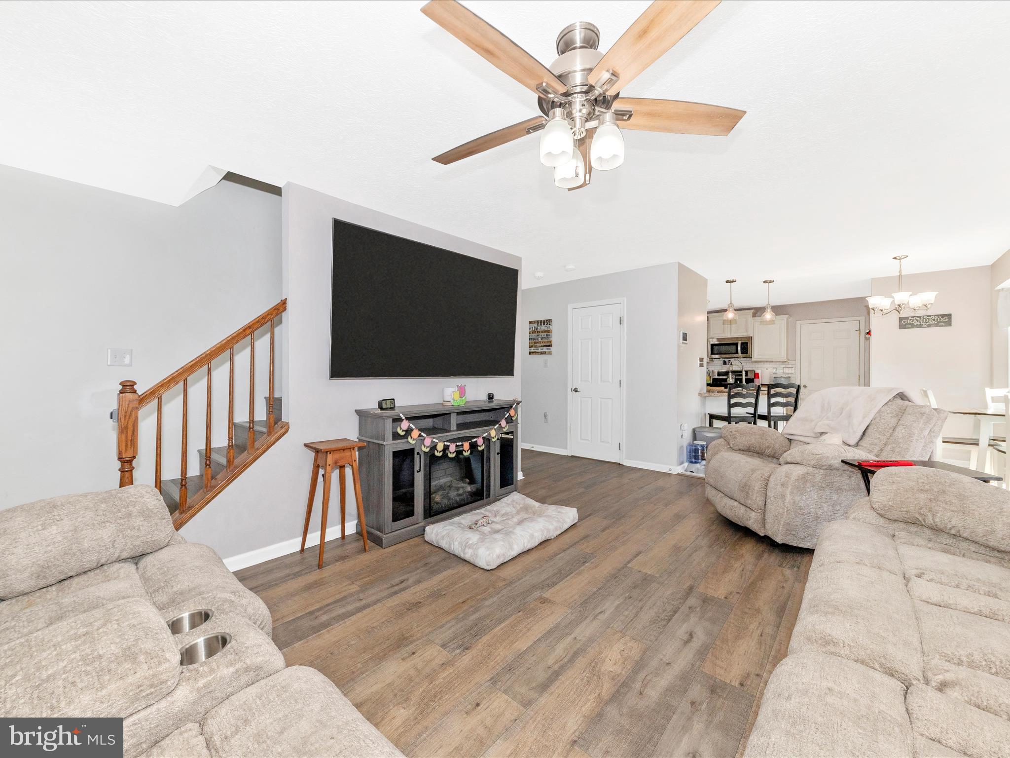 PEBBLE RIDGE - Residential