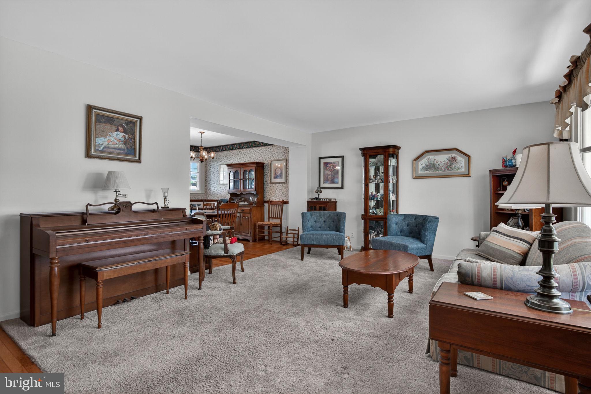 717 MAPLEWOOD AVENUE