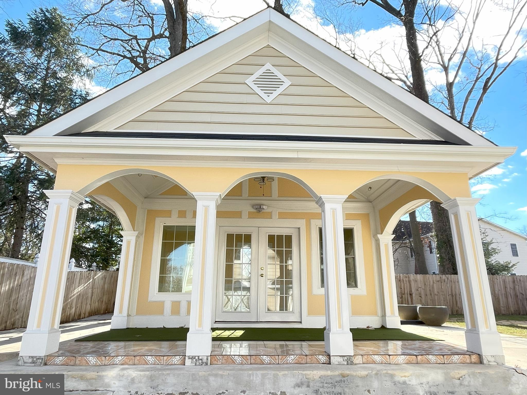 FRANCONIA - Residential