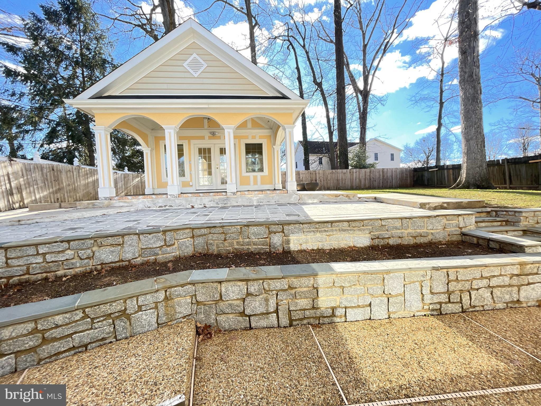 FRANCONIA - Residential