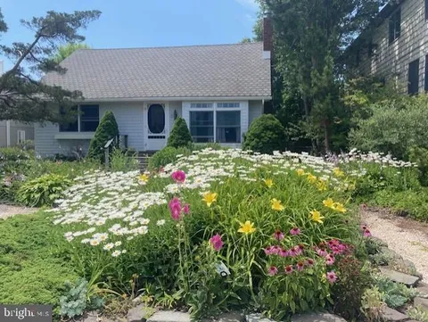 6 W 17th St, Barnegat Light, NJ MLS: NJOC2031438