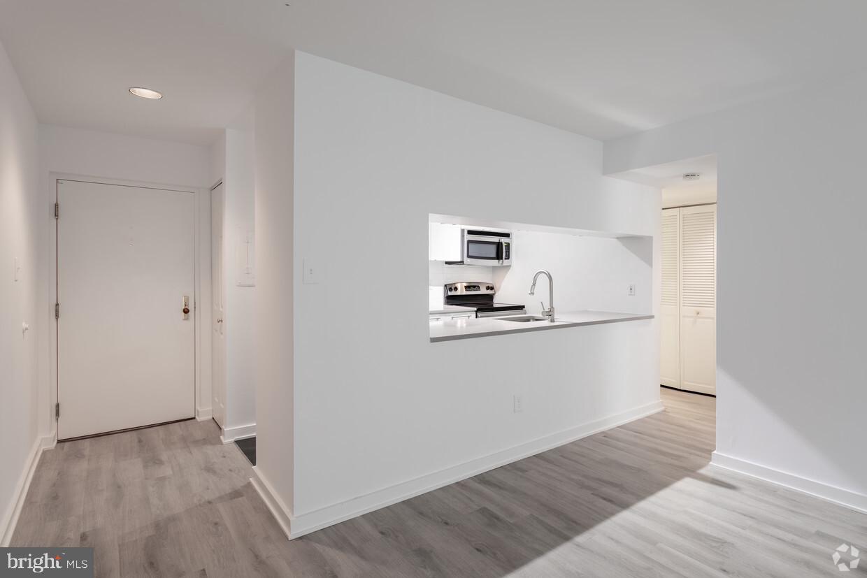 601 24TH STREET NW 306