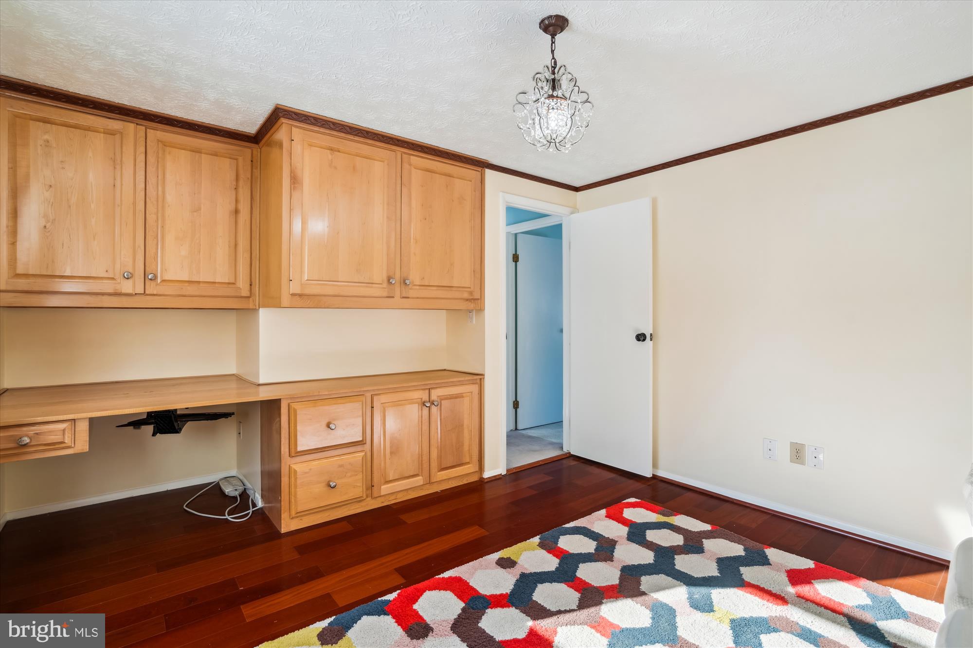 BURLEIGH MANOR - Residential