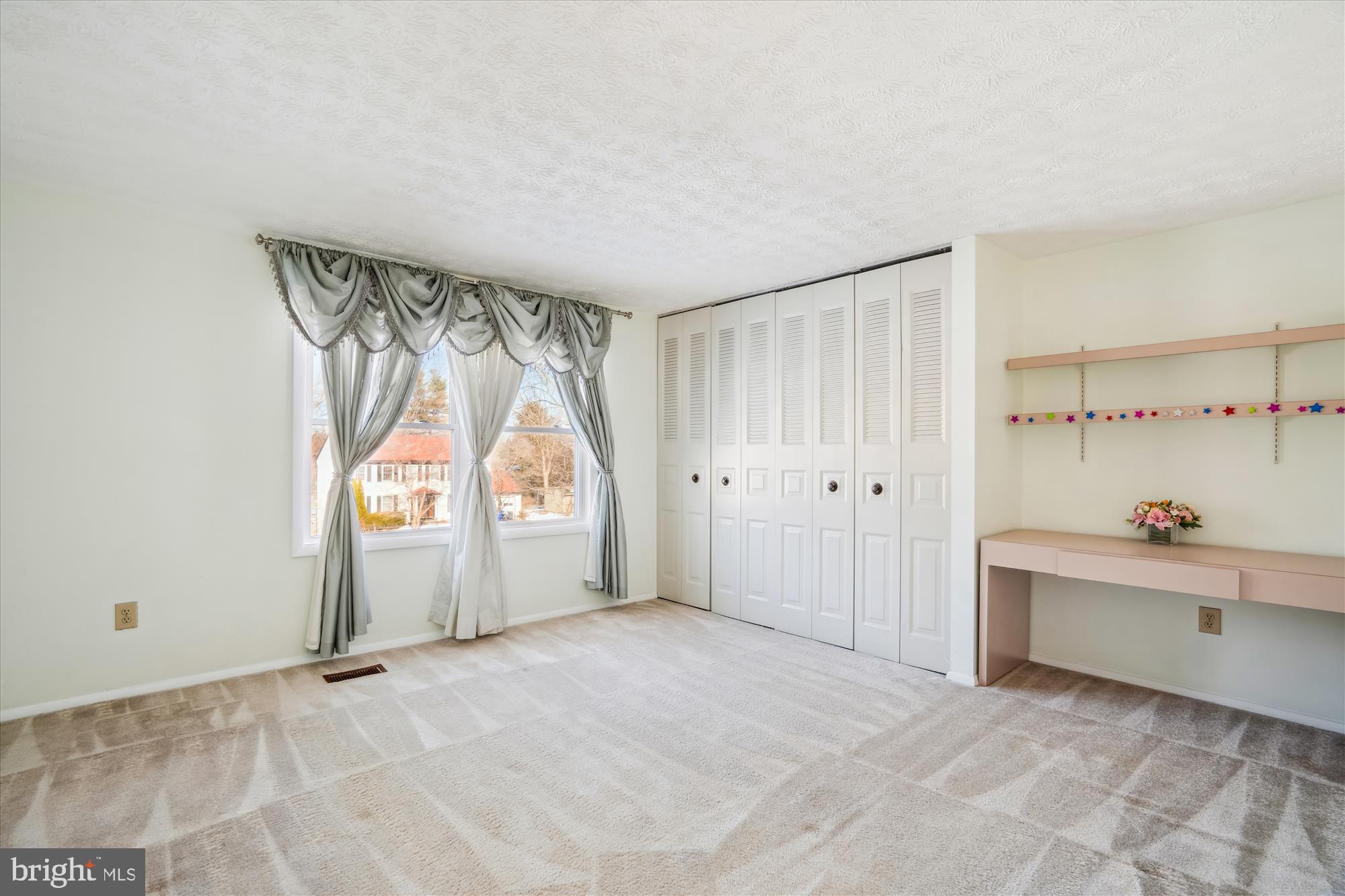 BURLEIGH MANOR - Residential