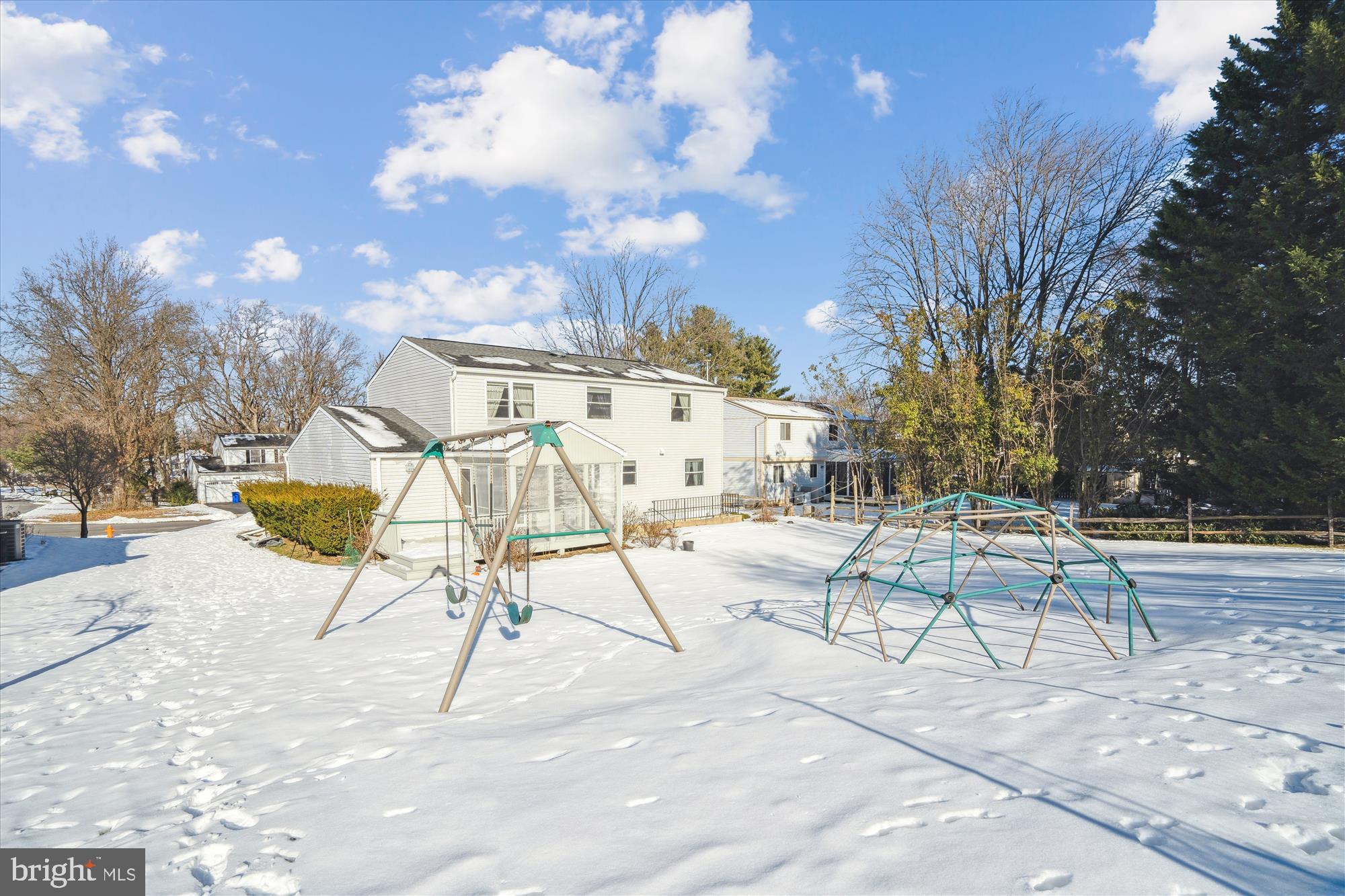 BURLEIGH MANOR - Residential
