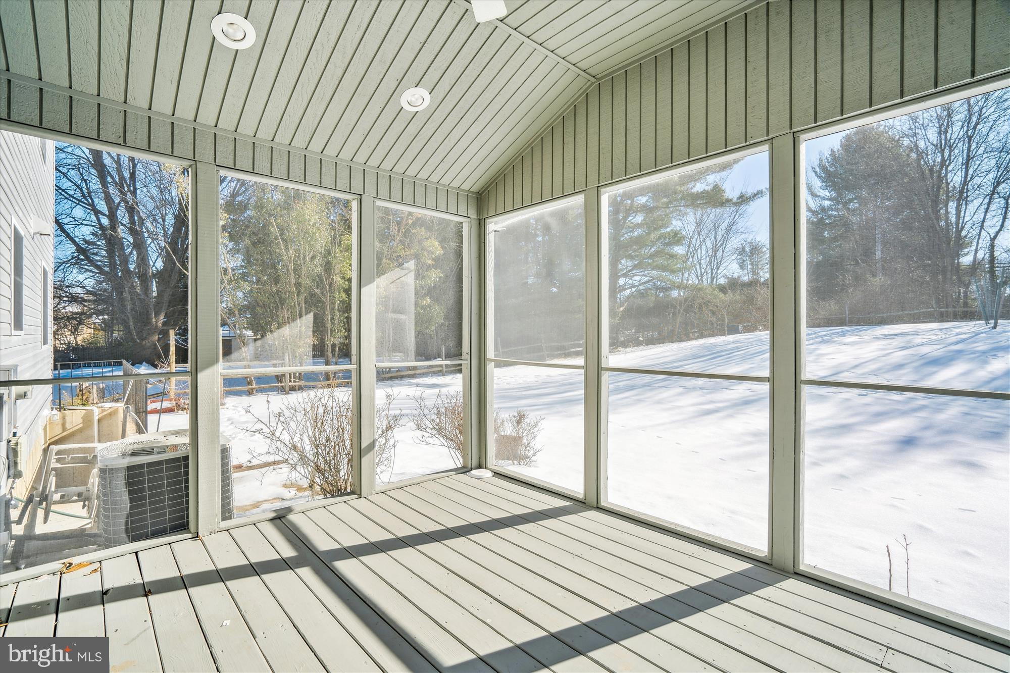 BURLEIGH MANOR - Residential