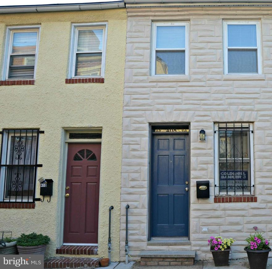 DON'T MISS THIS OPPORTUNITY TO OWN A FABULOUS HOME BUILT FOR ENTERTAINING IN FELLS POINT. MAIN FLOOR HAS A PRIVATE OUTSIDE COURTYARD AND UPSTAIRS HAS A ROOFTOP DECK WITH GREAT VIEWS.  LARGE MASTER BEDROOM WITH FRENCH DOORS THAT OPEN TO THE OUTDOORS. BEAUTIFUL EXPOSED BEAMS CREATE A RUSTIC LOOK ON THE MAIN LEVEL. CONVENIENT  LOCATION.