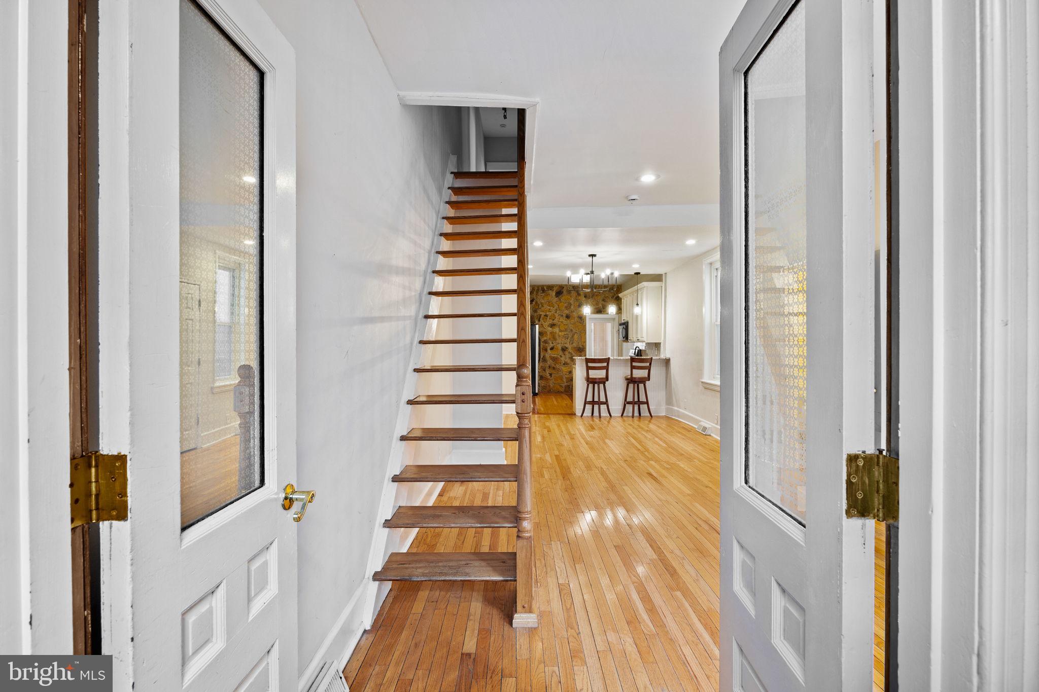 2438 CARPENTER STREET