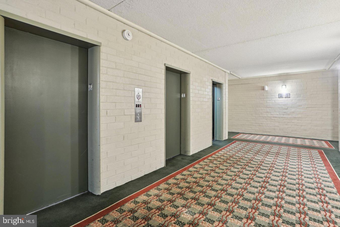 WOODLAKE TOWERS - Residential