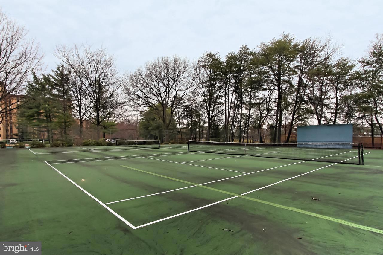 WOODLAKE TOWERS - Residential