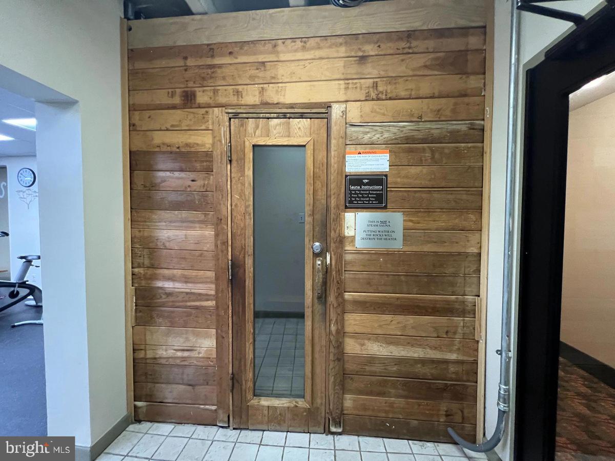 WOODLAKE TOWERS - Residential