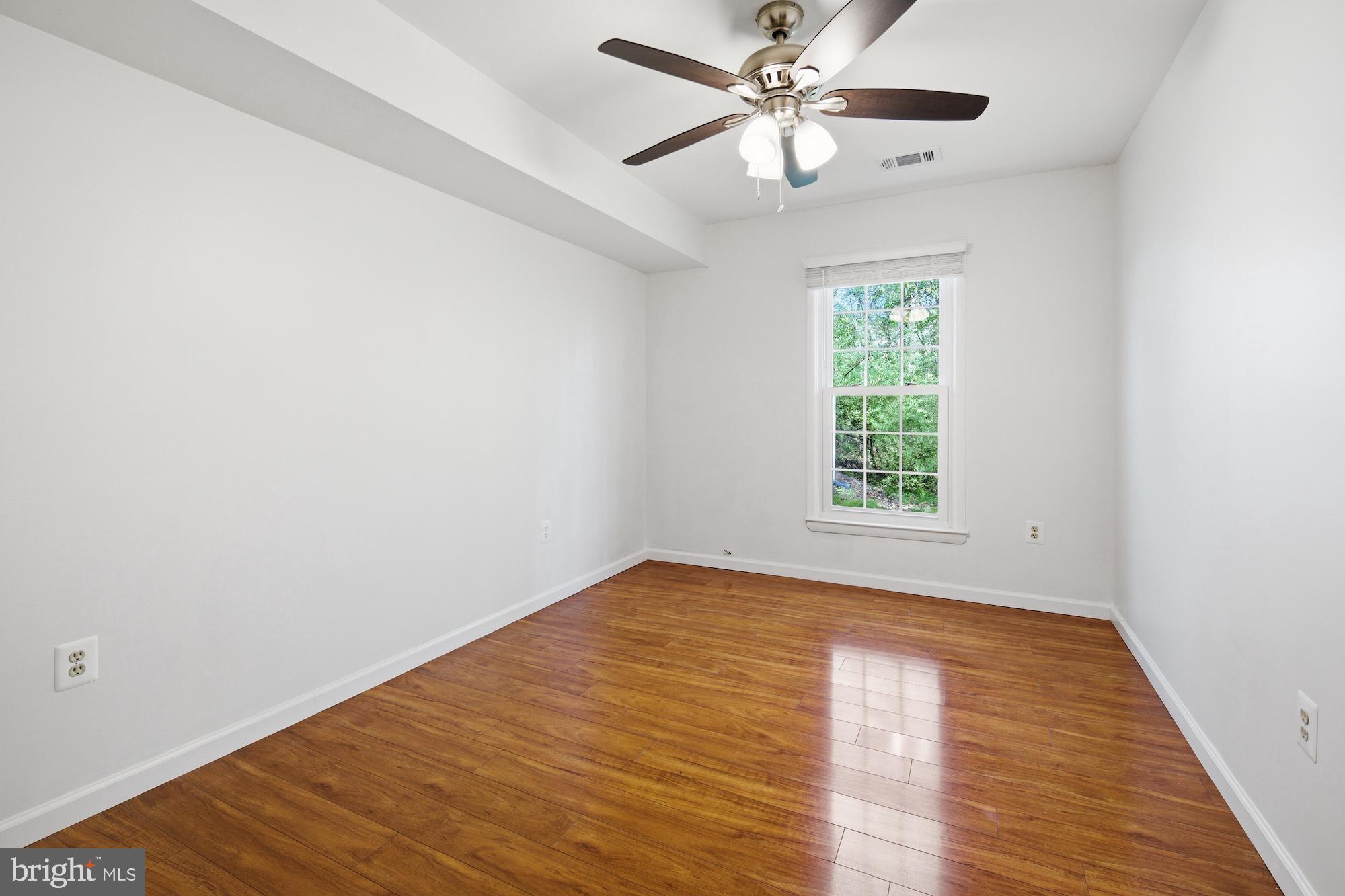 ROCKLEDGE CLUSTERS CONDO - Residential