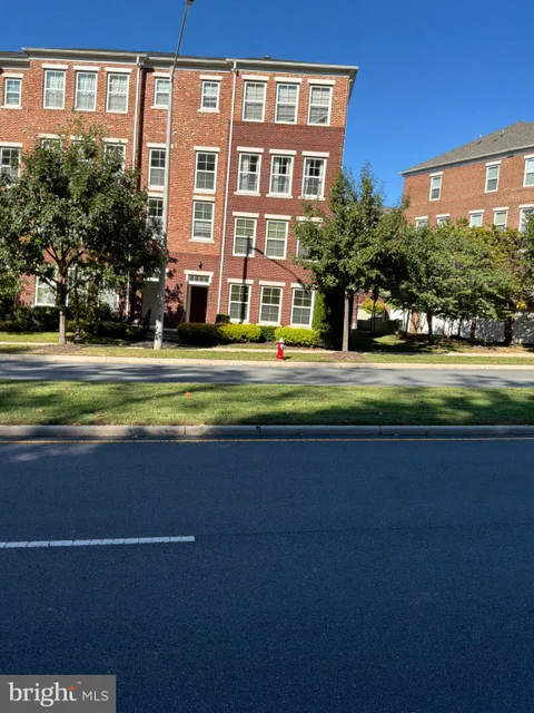 3022 Rittenhouse Circle Unit 35, Fairfax, VA MLS: VAFX2345644
