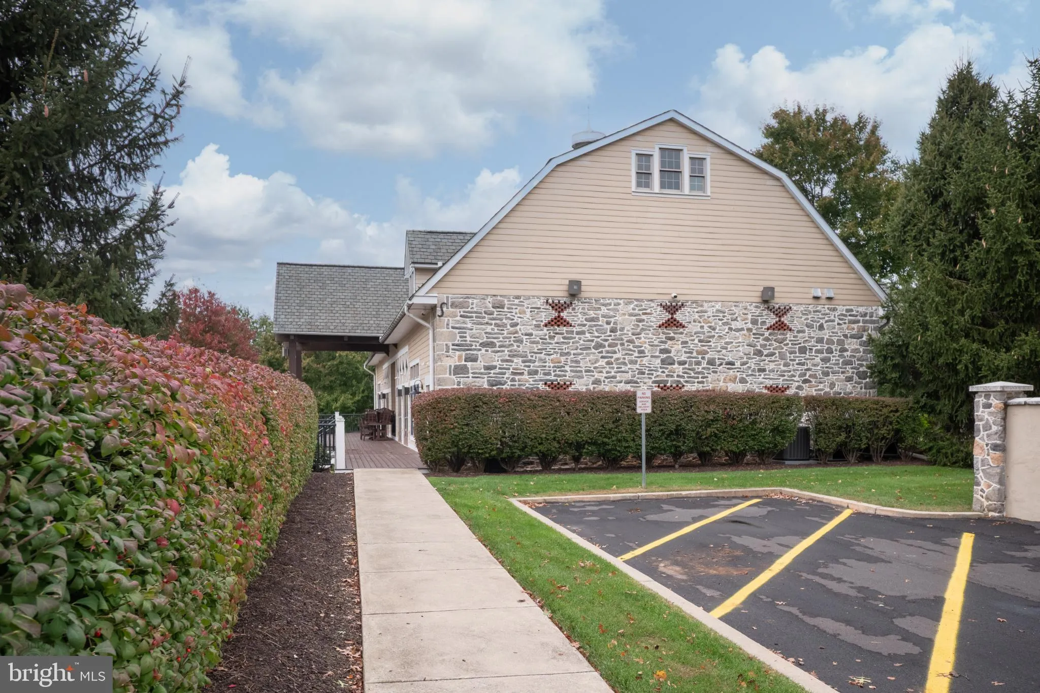 Macungie, Pennsylvania 18062, United States, 2 Bedrooms Bedrooms, ,2 BathroomsBathrooms,Residential,Pending,229297