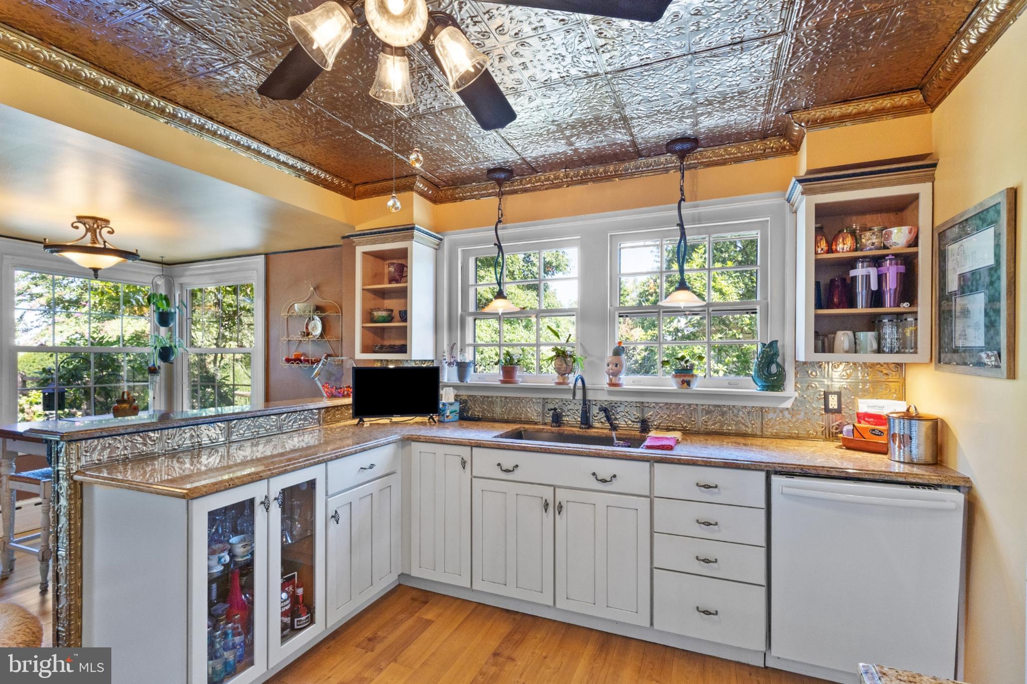 HARLEYSVILLE - Residential