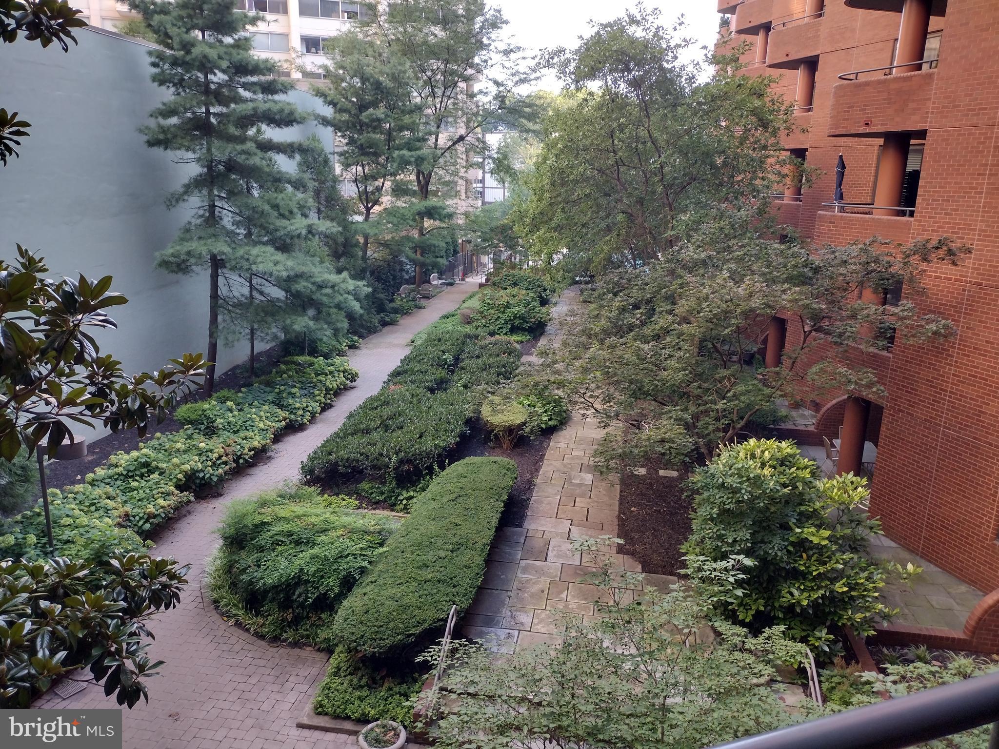 THE CARLETON OF CHEVY CHASE - Residential Lease