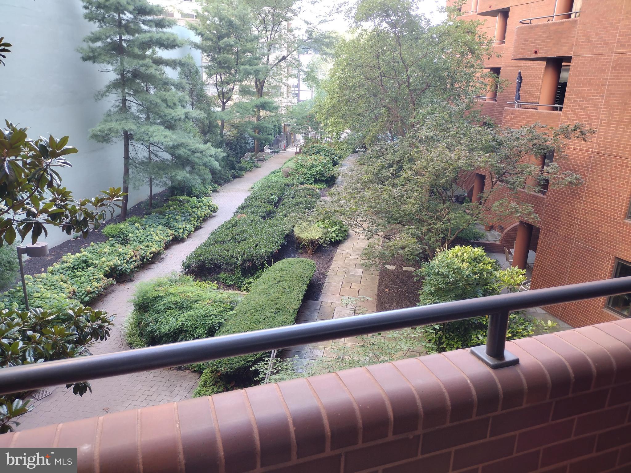 THE CARLETON OF CHEVY CHASE - Residential Lease