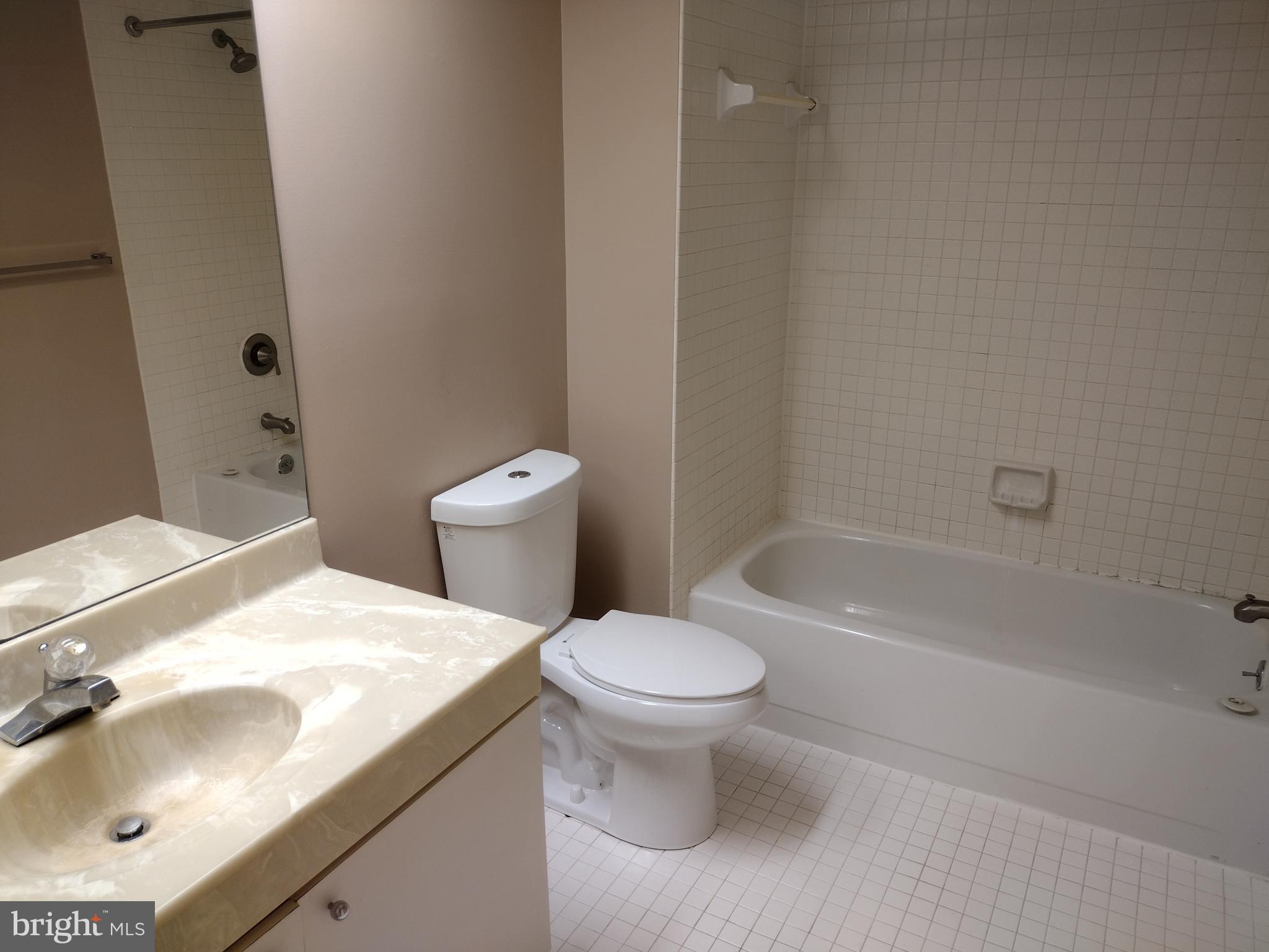 THE CARLETON OF CHEVY CHASE - Residential Lease