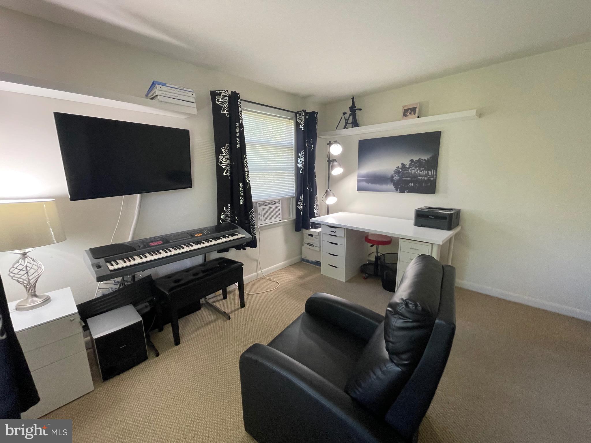 CHAPLINE'S CHOICE - Residential